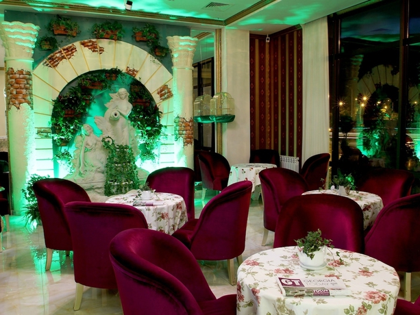 Imagen del bar/restaurante del Hotel Cron Palace Tbilisi. Foto 4