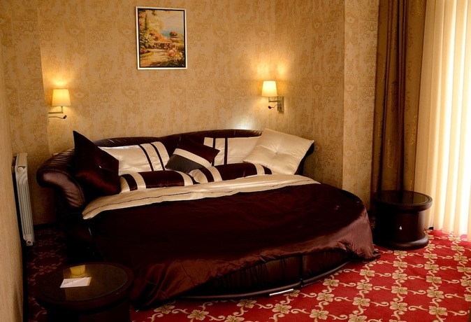 Imagen de la habitación del Hotel Cron Palace Tbilisi. Foto 16