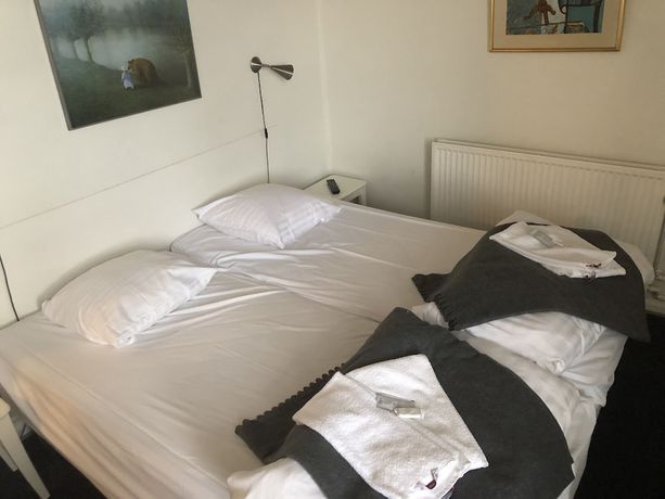 Imagen de la habitación del Hotel Crone. Foto 6