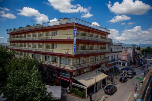 Imagen general del Hotel Cronos, Arta. Foto 1