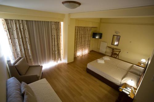 Imagen general del Hotel Cronos, Arta. Foto 3