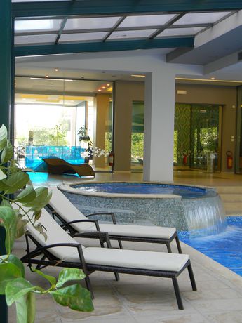 Imagen del bar/restaurante del Hotel Cronwell Platamon Resort. Foto 3