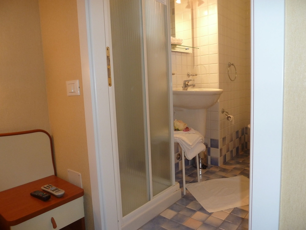 Imagen de la habitación del Hotel Crosal. Foto 9