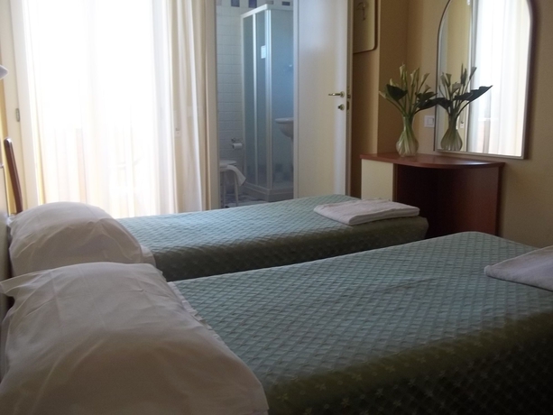 Imagen de la habitación del Hotel Crosal, Rimini. Foto 4