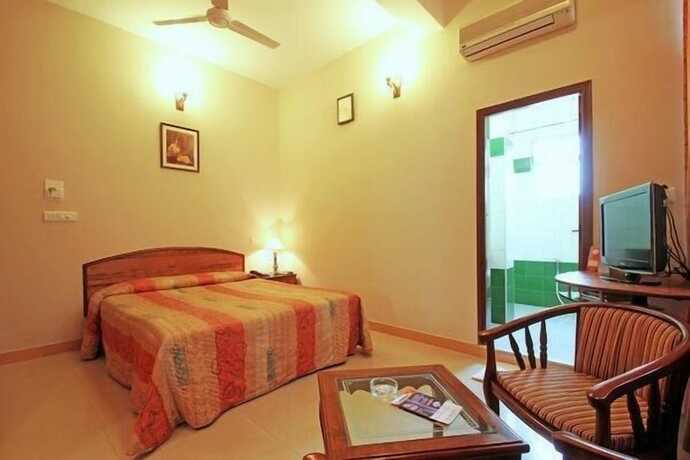 Imagen general del Hotel Cross Roads Inn. Foto 5