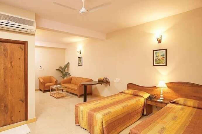 Imagen general del Hotel Cross Roads Inn. Foto 17