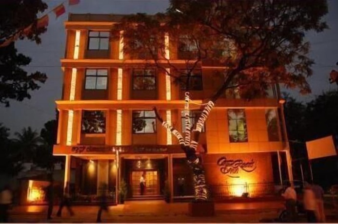 Imagen general del Hotel Cross Roads Inn. Foto 18