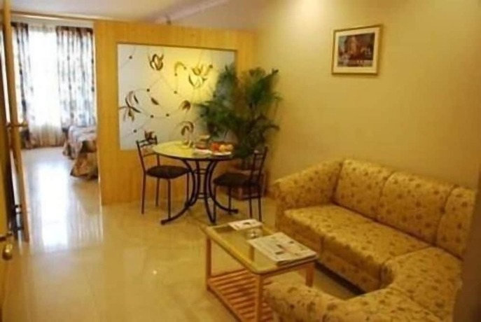 Imagen general del Hotel Cross Roads Inn. Foto 19