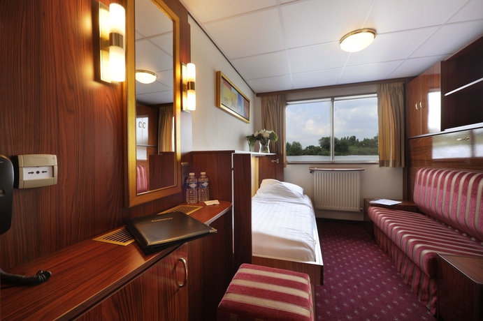 Imagen de la habitación del Hotel Crossgates Hotelship Osthafen - Frankfurt. Foto 8