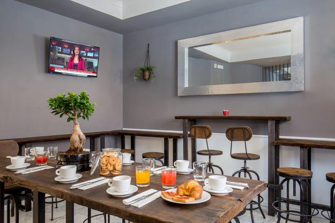 Imagen de los interiores del Hotel Crossroad. Foto 15