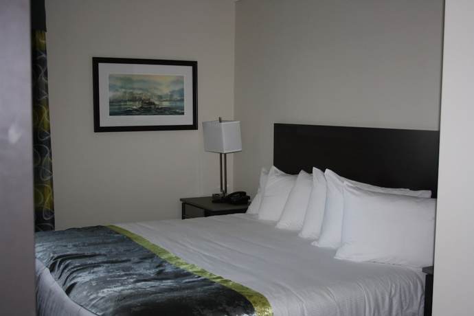 Imagen de la habitación del Hotel Crossroads Inn And Suites. Foto 13
