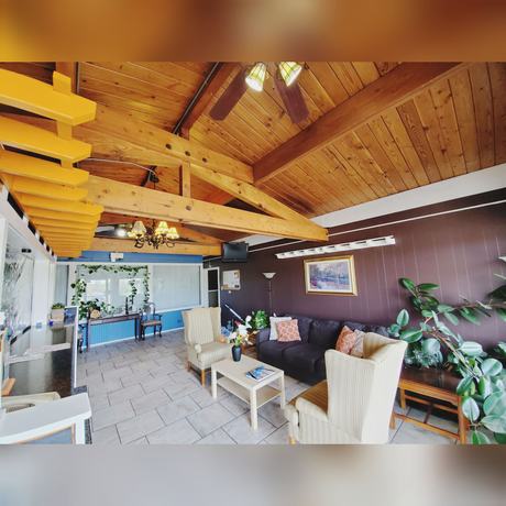 Imagen de los interiores del Hotel Crossroads Motel. Foto 18