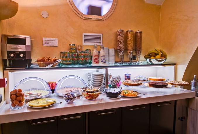 Imagen del bar/restaurante del Hotel Crosti. Foto 7