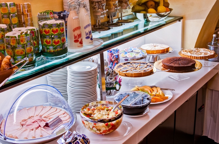 Imagen del bar/restaurante del Hotel Crosti. Foto 8