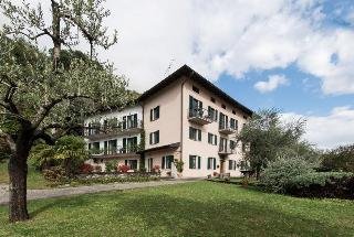 Imagen de los exteriores del Hotel Crotto Regina. Foto 4