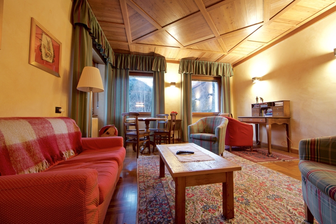 Imagen de los interiores del Hotel Croux. Foto 14