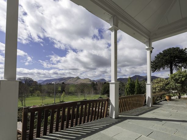 Imagen de los interiores del Hotel Crow Park. Foto 20