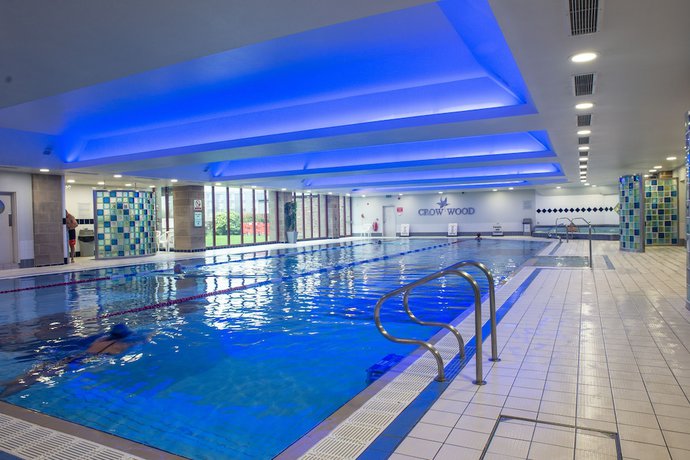 Imagen de la piscina del Hotel Crow Wood and Spa Resort. Foto 20