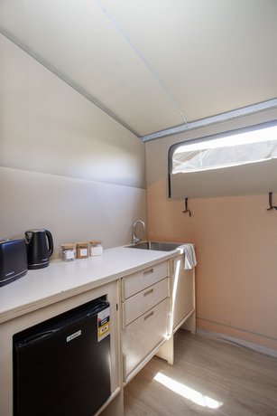 Imagen de la habitación del Hotel Crowdy Bay Eco Resort. Foto 13