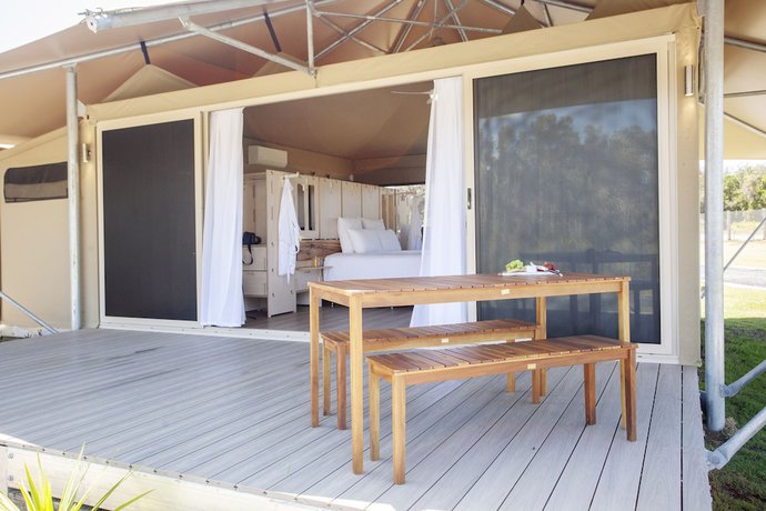 Imagen de la habitación del Hotel Crowdy Bay Eco Resort. Foto 14