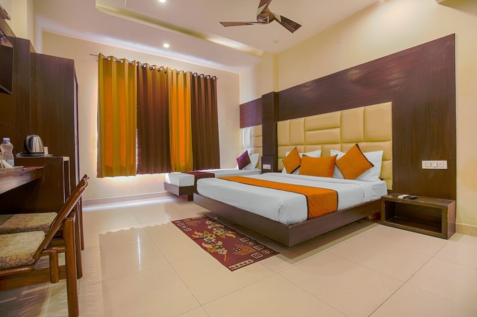 Imagen de la habitación del Hotel Crown, Amritsar. Foto 2