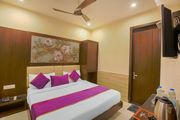 Imagen de la habitación del Hotel Crown, Amritsar. Foto 7