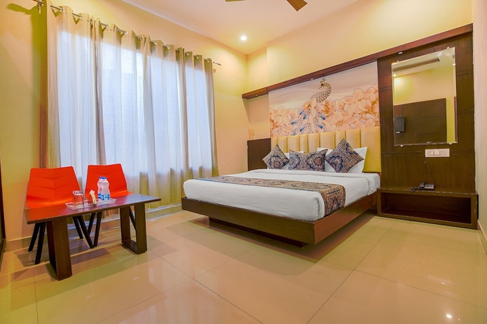 Imagen de la habitación del Hotel Crown, Amritsar. Foto 9