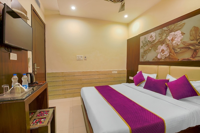 Imagen de la habitación del Hotel Crown, Amritsar. Foto 10
