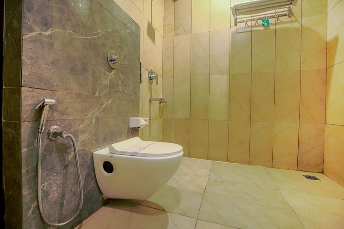 Imagen de la habitación del Hotel Crown, Amritsar. Foto 17