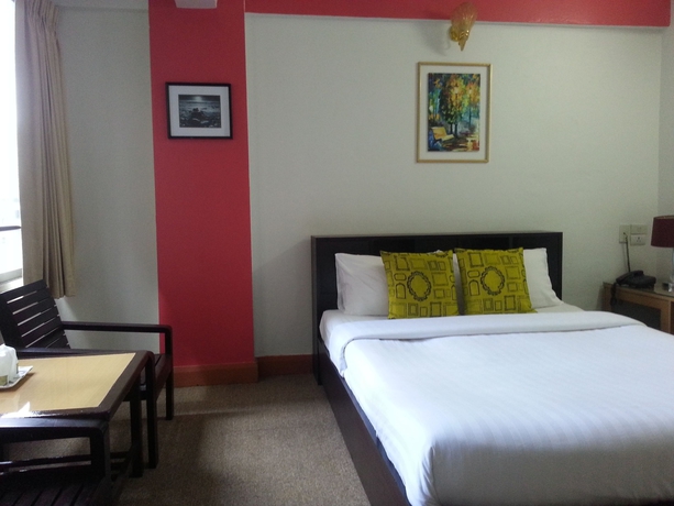 Imagen de la habitación del Hotel Crown BTS Nana. Foto 6