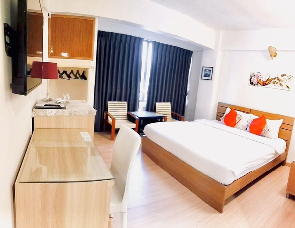 Imagen de la habitación del Hotel Crown BTS Nana. Foto 7