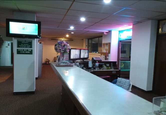 Imagen de los interiores del Hotel Crown BTS Nana. Foto 16