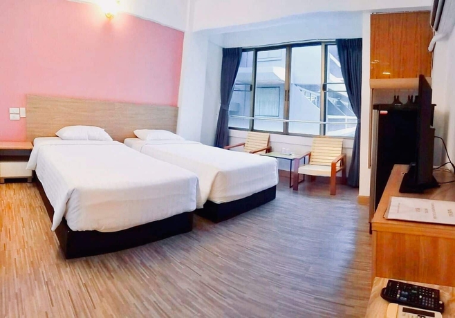 Imagen de la habitación del Hotel Crown BTS Nana. Foto 11