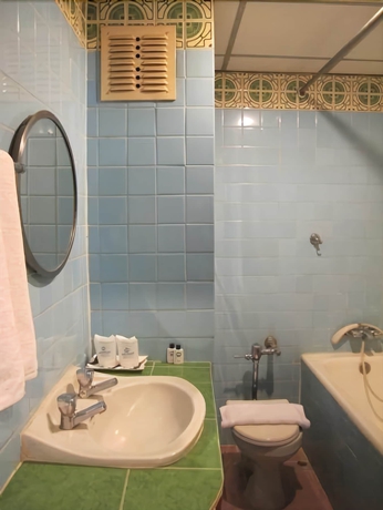Imagen de la habitación del Hotel Crown BTS Nana. Foto 15