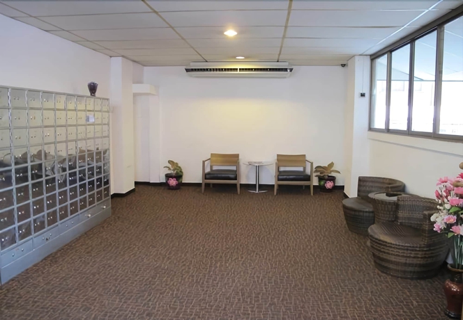 Imagen de los interiores del Hotel Crown BTS Nana. Foto 19