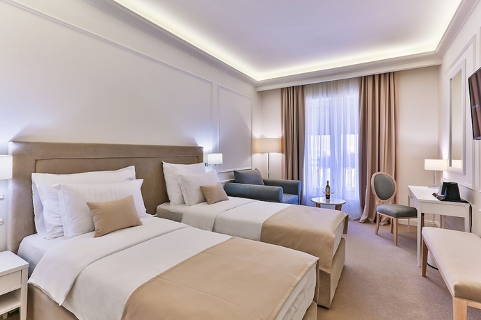 Imagen de la habitación del Hotel Crown, Budva. Foto 3