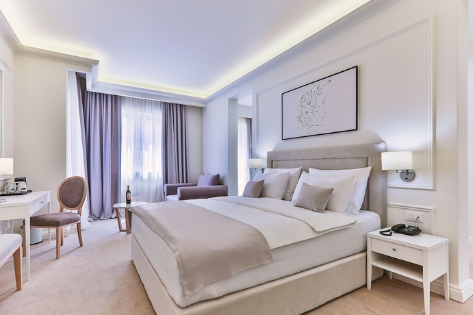 Imagen de la habitación del Hotel Crown, Budva. Foto 7