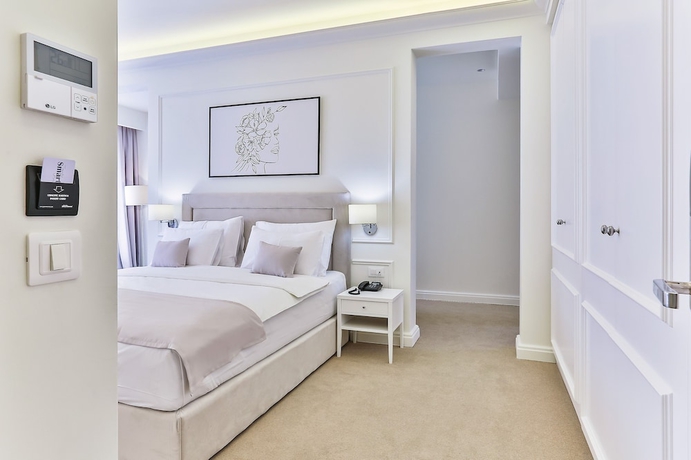 Imagen de la habitación del Hotel Crown, Budva. Foto 16