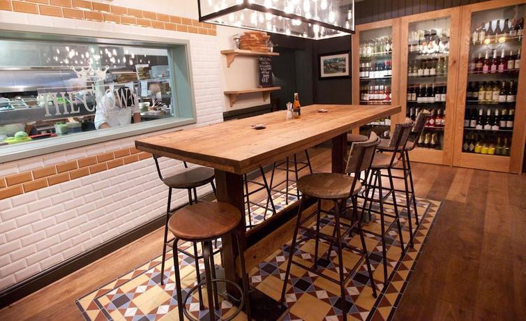 Imagen del bar/restaurante del Hotel Crown, Chertsey. Foto 3