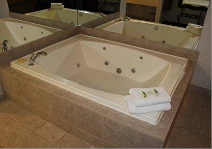 Imagen de la habitación del Hotel Crown Choice Inn & Suites Lakeview And Waterpark. Foto 6
