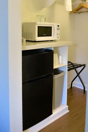 Imagen de la habitación del Hotel Crown City Inn. Foto 13