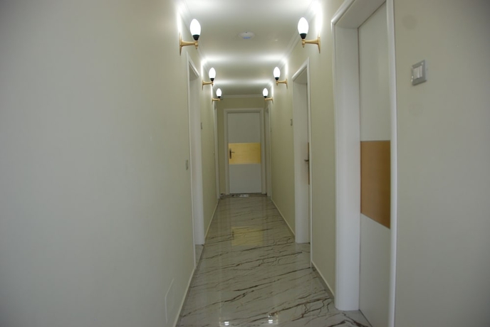 Imagen de los interiores del Hotel Crown Deluxe Apartments. Foto 8