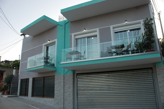 Imagen de los exteriores del Hotel Crown Deluxe Apartments. Foto 7