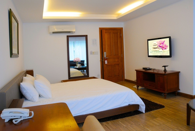 Imagen de la habitación del Hotel Crown Diamond. Foto 4