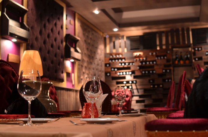 Imagen de los interiores del Hotel Crown Diamond. Foto 15
