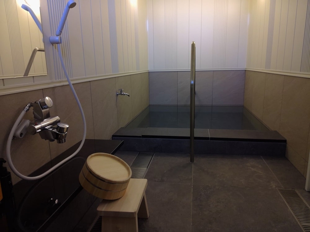 Imagen general del Hotel Crown Hills Goi. Foto 2