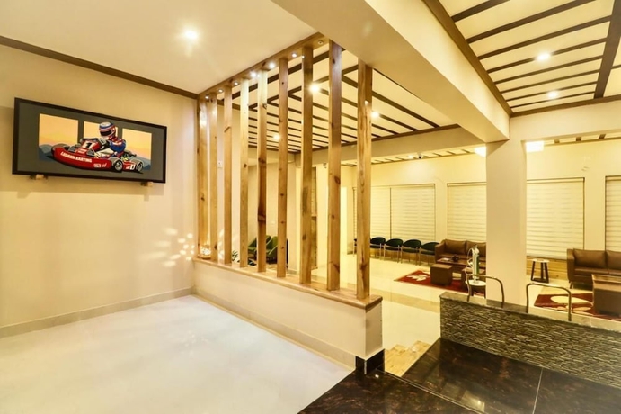 Imagen de los interiores del Hotel Crown Himalaya. Foto 8