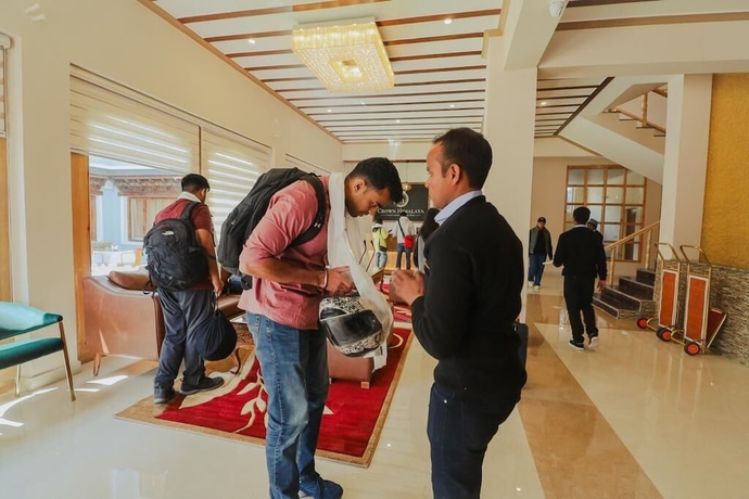 Imagen de los interiores del Hotel Crown Himalaya. Foto 11