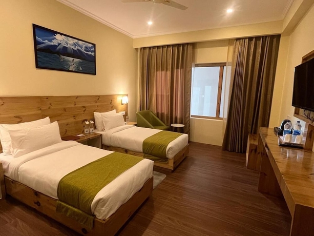 Imagen de la habitación del Hotel Crown Himalaya. Foto 4