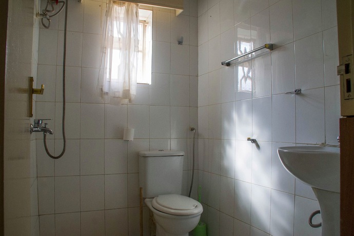 Imagen de la habitación del Hotel Crown Hoima. Foto 17